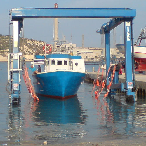 Vierradantriebs-Travellift - Wise Boat Hoists - amphibisch