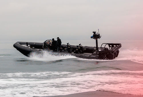 Außenborder-Berufsschiff - ZH 933 CDO - Zodiac Milpro International - Festrumpf-Schlauchboot