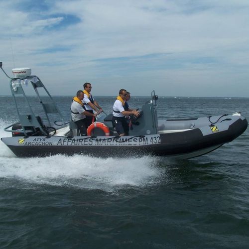 Patrouillenboot Berufsschiff - SRR 650 - Zodiac Milpro International - Außenborder / Festrumpf-Schlauchboot