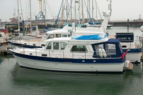 Express-Cruiser / Innenborder - HARDY 36DS - Hardy Marine - Diesel / zweimotorig / Halbgleiter