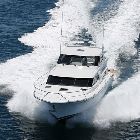 Motoryacht für Kreuzfahrten - Antiquity - Lloyd Stevenson Boat Builders - mit geschlossener Flybridge / Shaft-Drive / 3 Kabinen