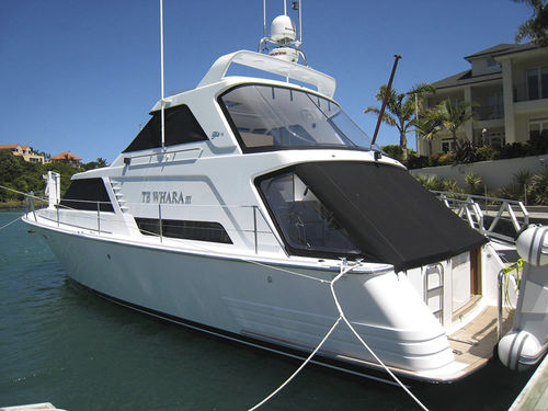 Express-Cruiser / Innenborder - Te Whara III - Lloyd Stevenson Boat Builders - zweimotorig / Verdränger / mit geschlossener Flybridge