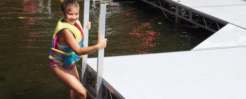 Festinstallierte Leiter - FLOE INTERNATIONAL, INC. - für Steg / zum Baden / Aluminium