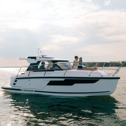 Cabin-Cruiser / Außenborder - 250 HT - Aquador - Hardtop / max. 7 Personen / 1 Kabine