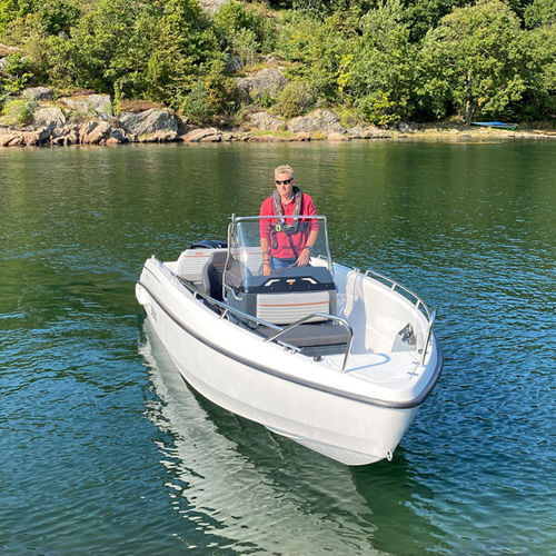 Außenborder-Konsolenboot - 550 R - Bella Boats Oy - mit Mittelkonsole / Wasserski / Sportfischer