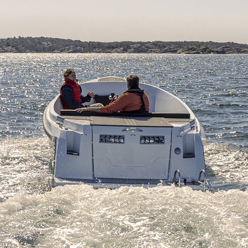 Innenborder-Konsolenboot - ZERO 6.3 - Bella Boats Oy - elektrisch / mit Mittelkonsole / max. 8 Personen