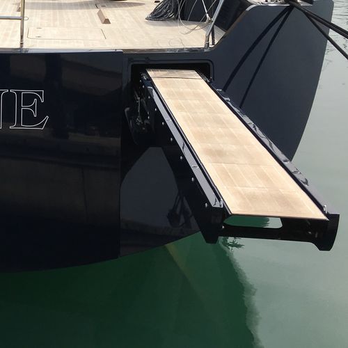 Gangway für Yacht - OLYMPUS - SWISS CARBON Marine Systems - versenkbar / manuell / ferngesteuert