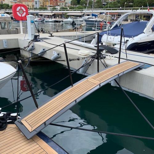Gangway für Wassersportzentrum - ATHENA - SWISS CARBON Marine Systems - faltbar / Carbon / mit Geländer