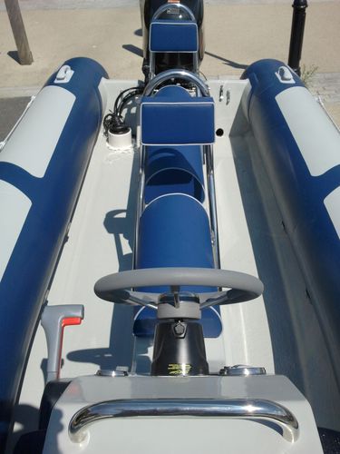 Außenborder-Schlauchboot - RIB 540 - Solent Ribs - halbstarr / mit Jockey-Konsole / max. 6 Personen