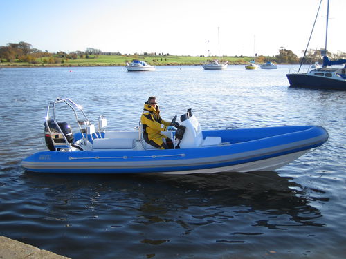 Nutzfahrzeug Berufsschiff - RIB 600 - Solent Ribs - Innenborder / Festrumpf-Schlauchboot