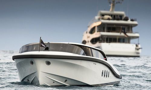 Innenborder-Runabout - Limousine - Pascoe International - Open / max. 10 Personen / mit Kabine