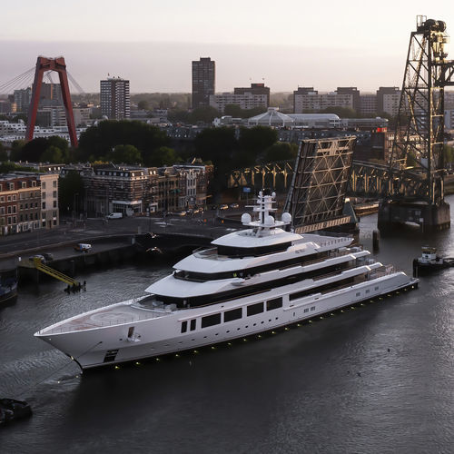 Megayacht für Kreuzfahrten - INFINITY - Oceanco - Raised Pilothouse / mit Helikopterdeck