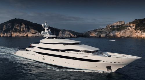 Megayacht für Kreuzfahrten - AMORE VERO - Oceanco - Raised Pilothouse / mit Pool