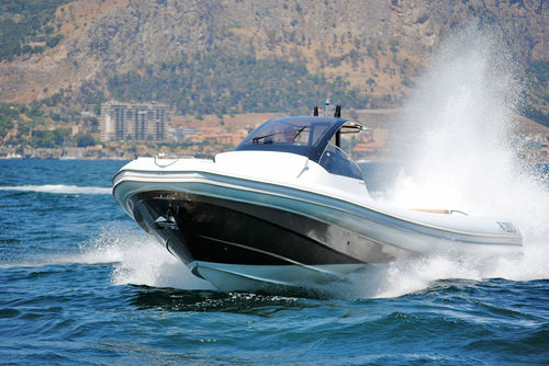 Innenborder-Schlauchboot - MX-13 COUPÈ - Cantieri Magazzù - RIB / mit Mittelkonsole / max. 24 Personen