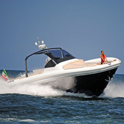 Innenborder-Schlauchboot - MX-18 COUPÈ - Cantieri Magazzù - zweimotorig / RIB / mit Mittelkonsole