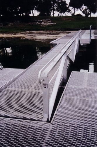 Gangway für Steg - Marina Dock Systems - Edelstahl / mit Geländer