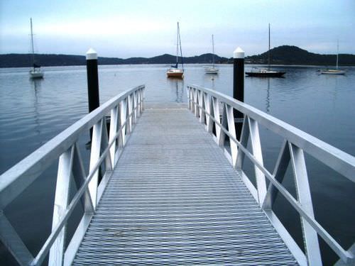 Schwimmender Weg - COMMERCIAL - Marina Dock Systems
