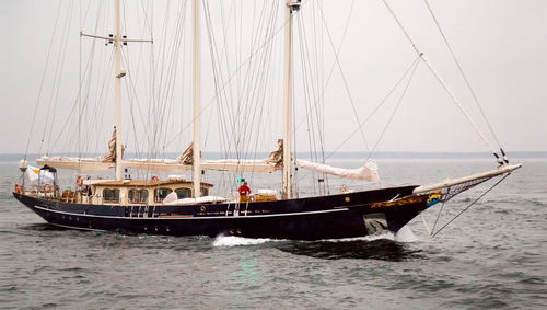 Traditionelle Segel-Superyacht - MALCOLM MILLER - CONRAD S.A. - mit offenem Heck / Sloop / Schoner