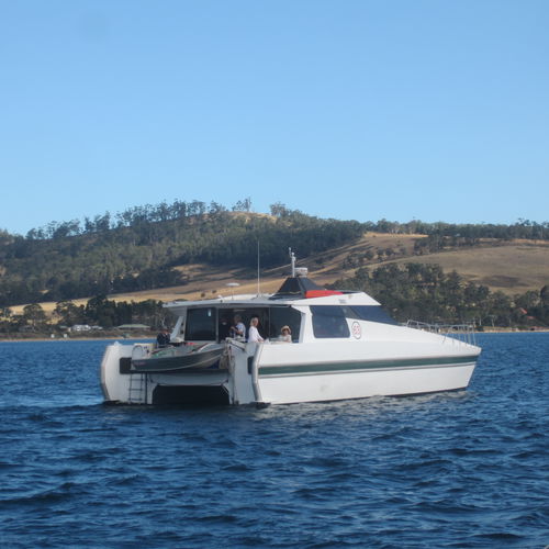 Katamaran-Motoryacht - SIXTY THREE - INCAT - Charter / Hardtop / mit Steuerhaus