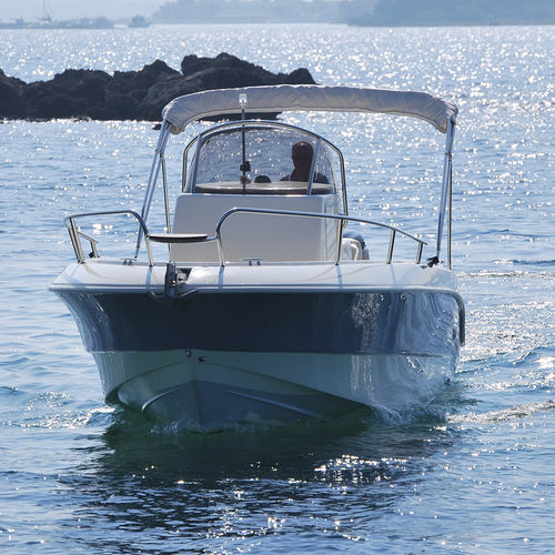 Außenborder-Konsolenboot - BRAVA 25  - Mingolla Cantiere Nautico srl - mit Mittelkonsole / max. 10 Personen / Sonnendeck