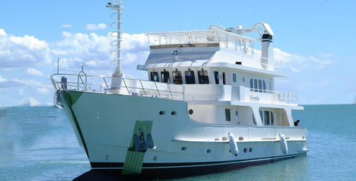 Motoryacht für Kreuzfahrten - M/Y Veronika - Inace - Explorer / mit Steuerhaus / Verdränger Rumpf