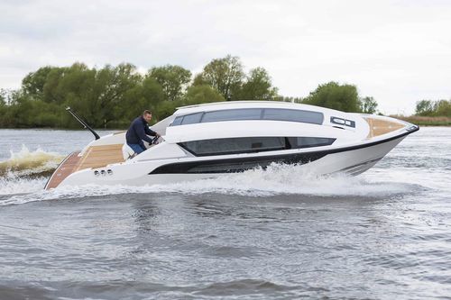 Cabin-Cruiser / Innenborder - LIMOUSINE 9 M AFT HELM STATION - Yachtwerft Meyer - zweimotorig / Open / max. 12 Personen