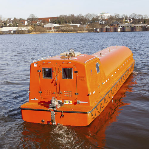 Geschlossenes Rettungsboot - CLR series - Fassmer - für Schiffe