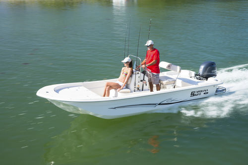 Außenborder-Konsolenboot - JVX 18 Series - Sea Chaser - mit Mittelkonsole / Sportfischer / max. 7 Personen