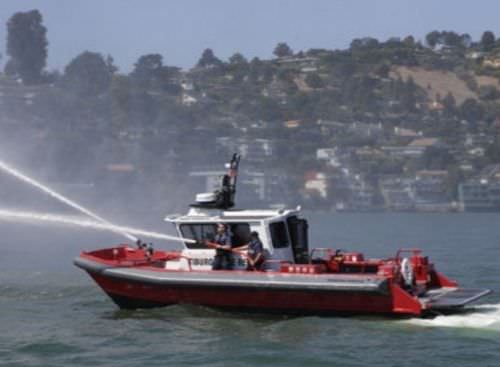 Rettungsboot Berufsschiff - M2 - 37' - Moose Boats, Inc. - Feuerlöschboot / Katamaran / Inboard-Hydrojet