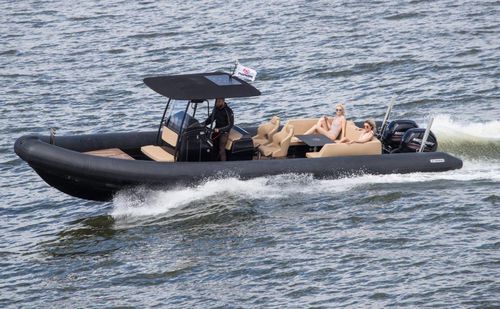 Außenborder-Schlauchboot - 1000 GT - Parker RIBS - zweimotorig / halbstarr / mit Mittelkonsole