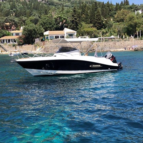 Außenborder-Konsolenboot - BLU WATER 6.40 - Biskinis Bros S.A. - mit Mittelkonsole / Sport / max. 8 Personen