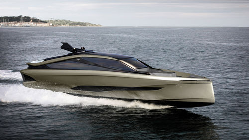 Offshore-Motoryacht - METEOR - Van der Valk Shipyard - klassisch / Hardtop / 3 Kabinen