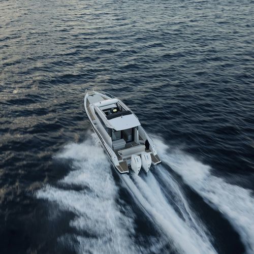 Cabin-Cruiser / Außenborder - Coupe 905 - Nordkapp Boats - zweimotorig / mit Steuerhaus / max. 9 Personen