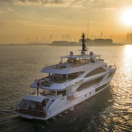 Superyacht für Kreuzfahrten - 140 - Majesty Yachts - Flybridge / mit Steuerhaus / Shaft-Drive