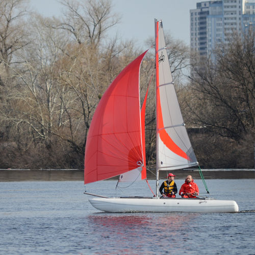 Aufblasbarer Sportkatamaran - Ducky-16 - Inflatable Solution - Eduard Maydanik - Einhand / Zweihand / asymmetrischer Spinnaker