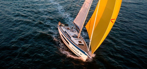 Küstenfahrten-Segelyacht - Dufour 37 - Pop Factory - 2 Kabinen / 3 Kabinen / Glasfaser