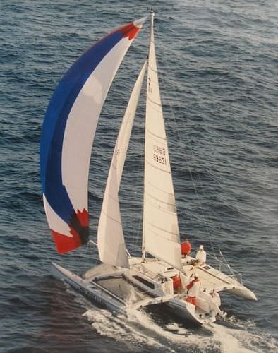 Trimaran - F-9R - Farrier Marine (NZ) - für Fahrten- und Regattasegeln / 1 Kabine / trailerbar