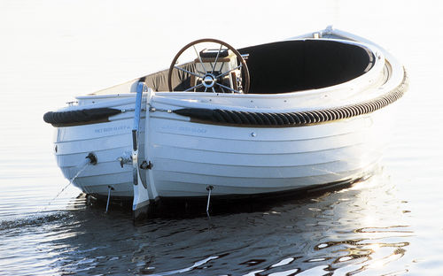 Innenborder-Konsolenboot - SLOEP 20  - Neil Marine (Pvt) Ltd - mit Mittelkonsole / klassisch / Sonnendeck