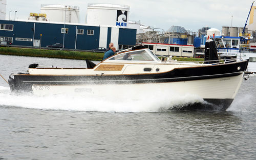 Cabin-Cruiser / Innenborder - NPB 30 - Neil Marine (Pvt) Ltd - 1 Kabine / klassisch / Sonnendeck