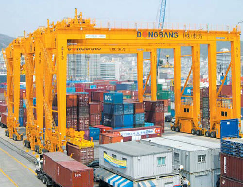 Container-Stapelkran / mit Gummireifen - RUBBER TYRED - 40 MT - Hyundai Samho Crane Division