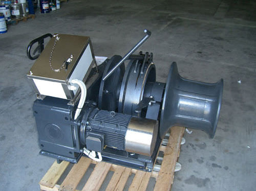 Elektrische Ankerwinde - C.M.T - für Schiffe / horizontal / auf Deck
