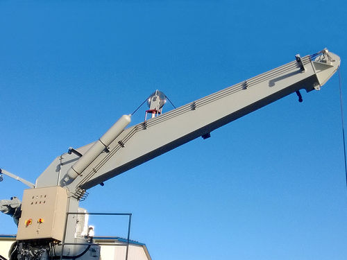 Davit für Rettungsboote - D-CRm.FR - d-i davit international-hische GmbH - für Schiffe / hydraulisch