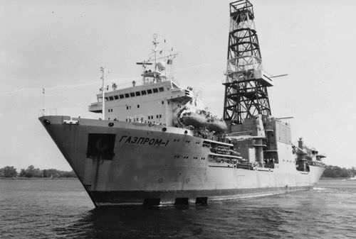 Spezialschiff für Bohrlöcher - Gazprom-1 / Nauka - JSC KHERSON SHIPYARD
