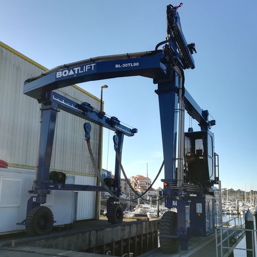Travellift mit Allradlenkung - BL30TL-90°RCG - BOAT LIFT - ferngesteuert / für Schwerlasten / Vierradantrieb