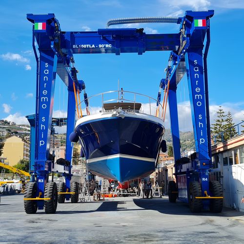 Ferngesteuerter Travellift - BL160TLA-90°RC - BOAT LIFT - mit Allradlenkung / für Schwerlasten / mit breitenverstellbarer Querstrebe