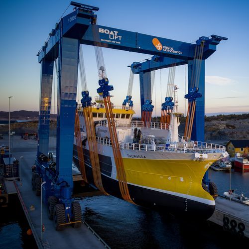 Ferngesteuerter Travellift - BL1000TL-90°DSC - BOAT LIFT - mit Allradlenkung / für Schwerlasten / für Hubanwendungen