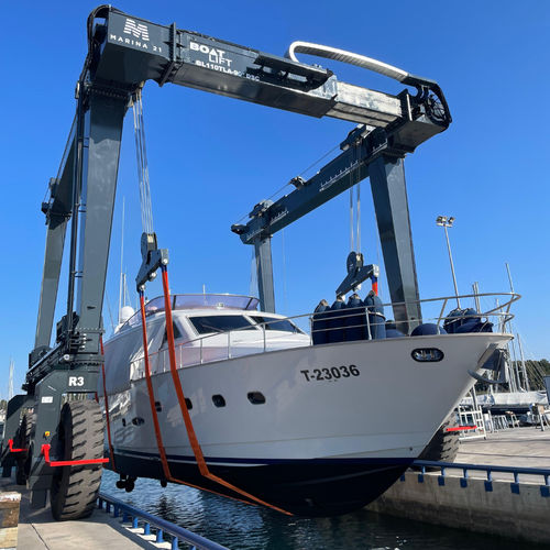 Travellift / variable Breite - BOAT LIFT - ferngesteuert / elektrisch