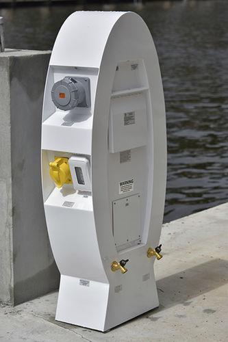 Säule mit integrierter Beleuchtung - Ikatere - Accmar Equipment Company - Stromversorgung / Wasserversorgung / für Steg