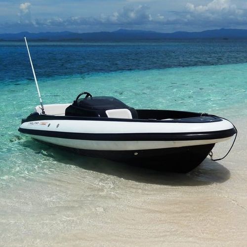 Stern-Drive-Schlauchboot - 460 - Naumatec - halbstarr / mit Mittelkonsole / max. 6 Personen