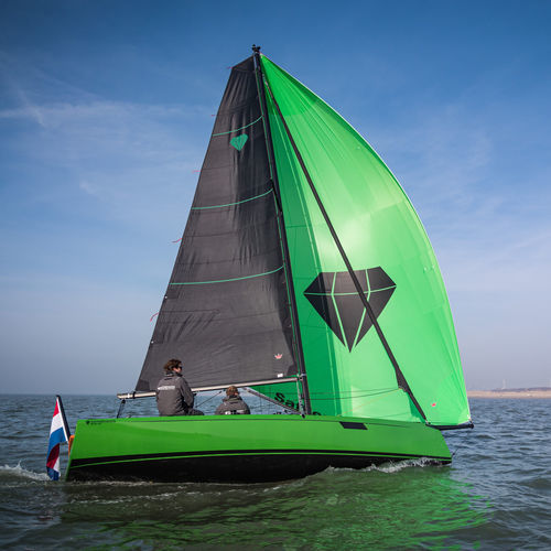 Segelboot für Fahrten- und Regattasegeln - SE 24 LITE - Saffier Yachts - 1 Kabine / 2 Kojen / Bugspriet